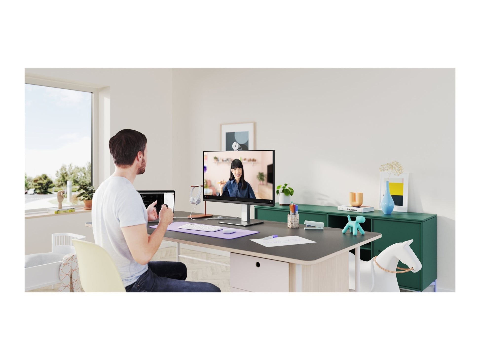 Logitech BRIO 300 - Webcam - color - 2 MP - 1920 x 1080 - 1080p, 720p - audio - USB-C-12