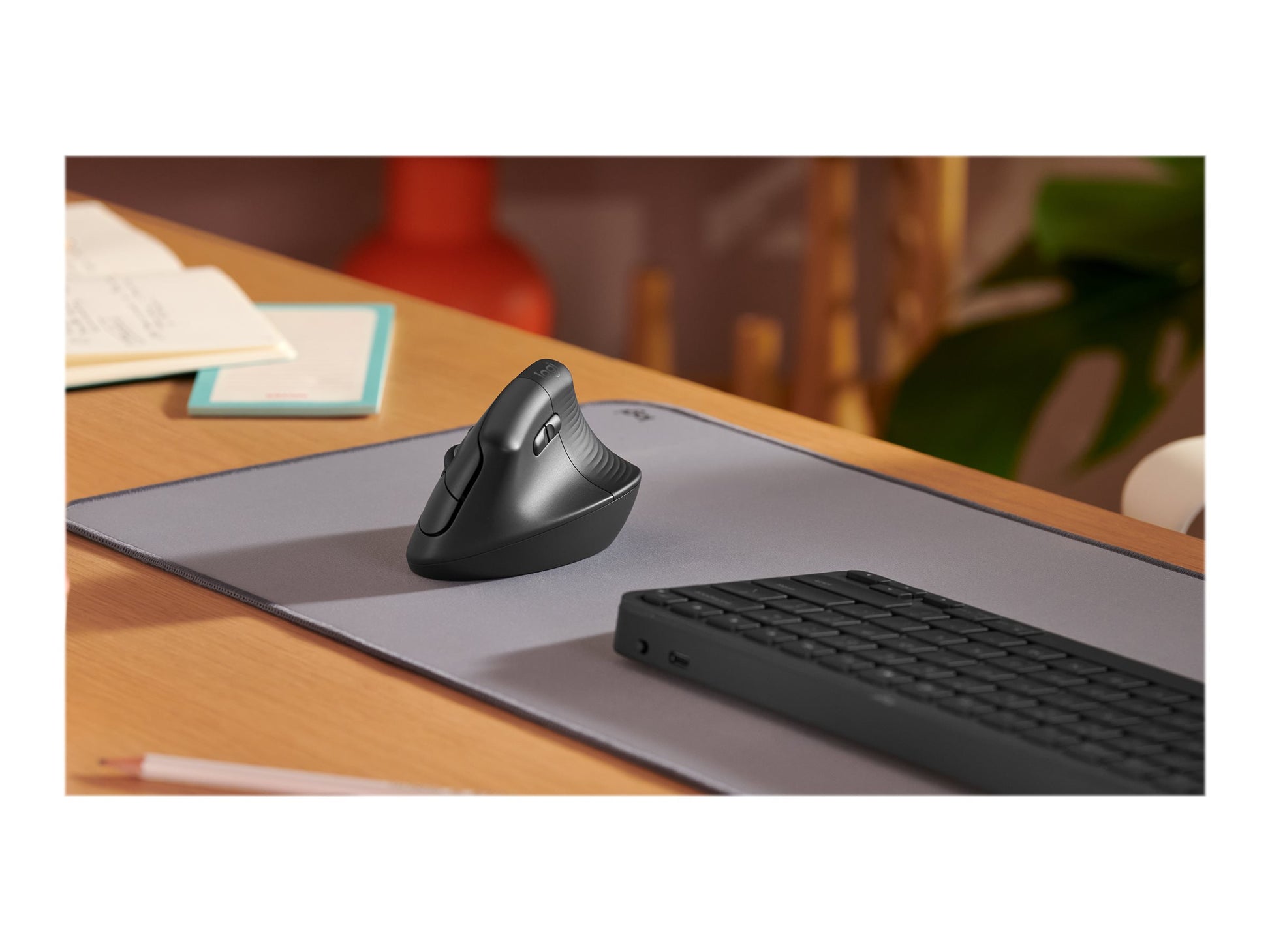 Logitech Lift Vertical Ergonomic Mouse - Ratón vertical - ergonómico - 6 botones - inalámbrico - 2.4 GHz, Bluetooth - receptor de USB Logitech Logi Bolt - grafito-6