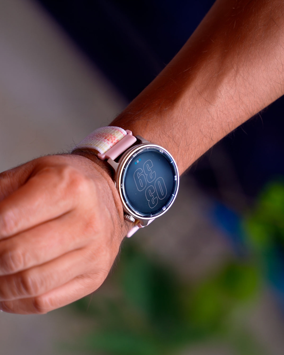 RELOJ T8 GRIS + PULSERA VELCRO ROSA TONOS CLAROS BLANCOS-21