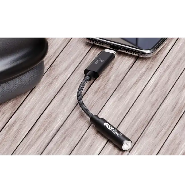 Xtech - Headphone Jack Adapter - 24 pin USB-C - 3.5mm TRRS - 10 cm - Black - USB-C (M) to 3.5 mm(f) XTC-509-2