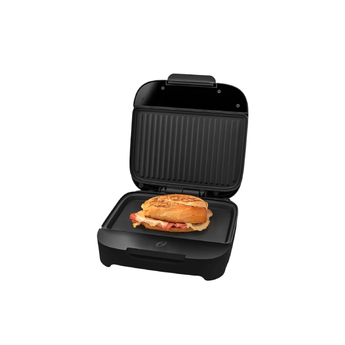 Sandwichera Oster Compacta Platos Hondos CKSTSM400-013 Color Negro-4