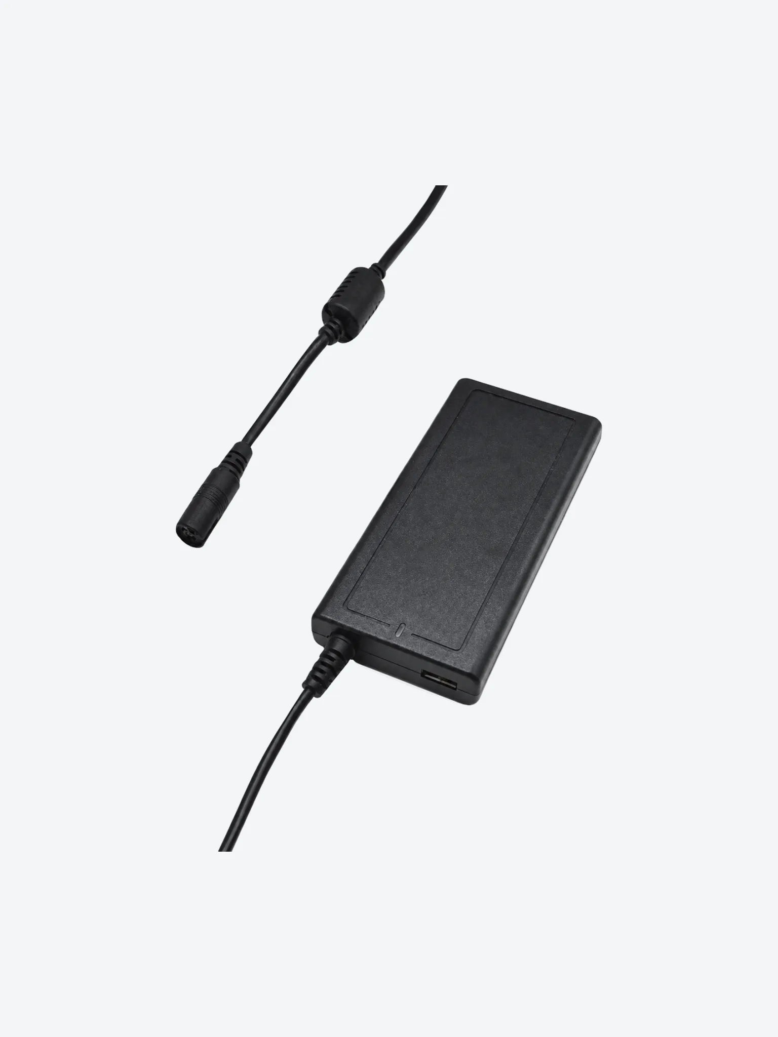 ADAPTADOR UNIVERSAL PARA LAPTOP NOVA PA091EDN001C CON 12 CONECTORES INTERCAMBIABLES 90W 50/60HZ 1.8A AUTO SENSING